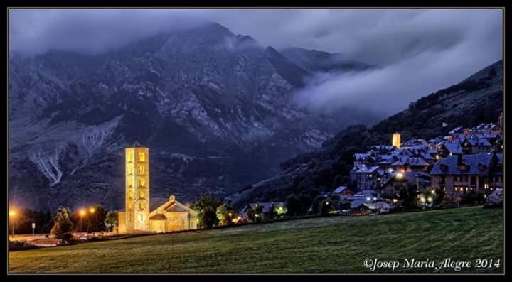 Con Terraza Y Vistas Panoramicas En * Taull